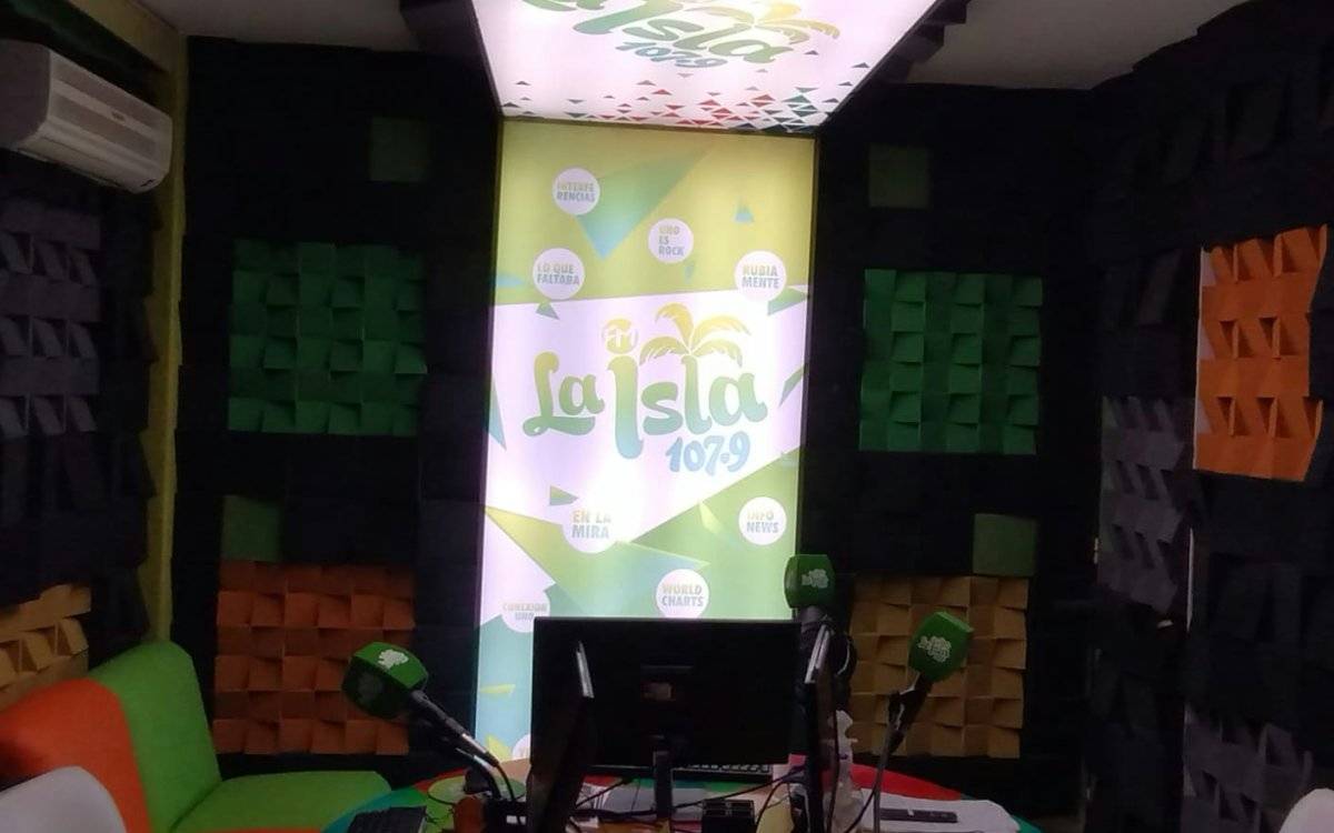 La Isla FM 107.9 Catamarca Argentina